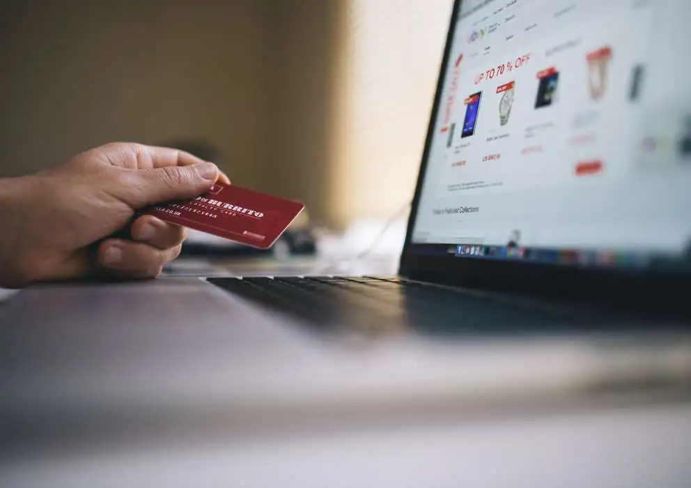 Magazinele online - 5 motive pentru care sa iti creezi unul